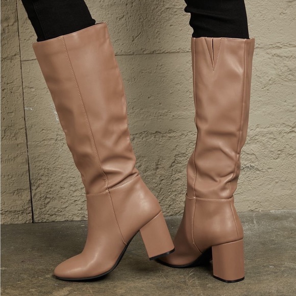 Qupid Shoes - NEW QUPID Retro 60s Go Go Style Vegan Leather Knee High Heeled Boots in Mocha